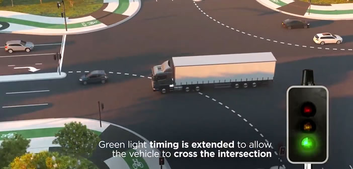 延长绿灯时间以允许长货车顺利通过路口